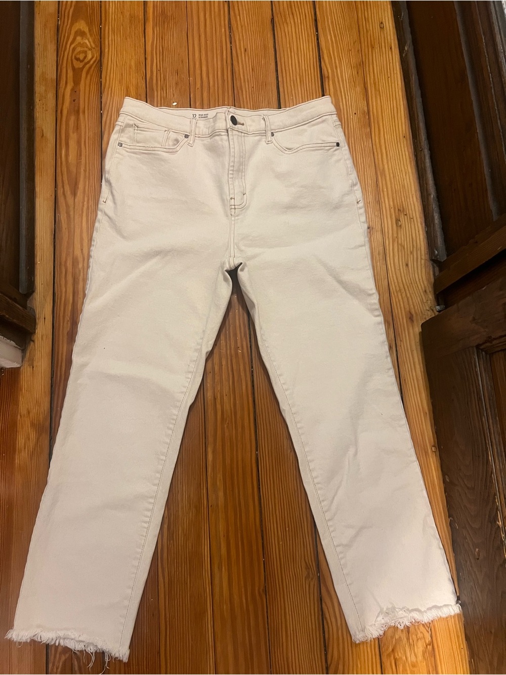 a.n.a High-Rise Straight Jeans in Cream
